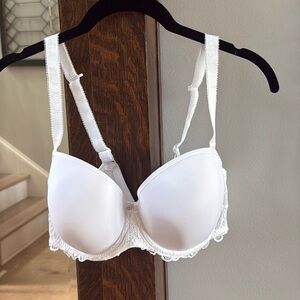 36DD white Fantasie bra - rarely worn.  Like new